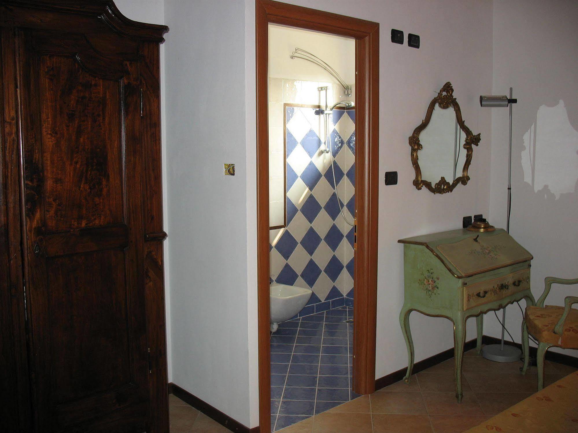 I Grilli Panzió Castagnole delle Lanze Kültér fotó